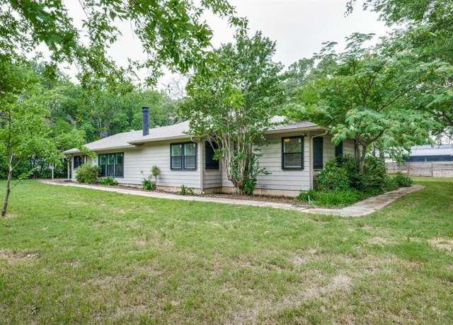 Property at 218 W Shady Shores Rd, Shady Shores, TX 76208, 3 beds, 2 baths