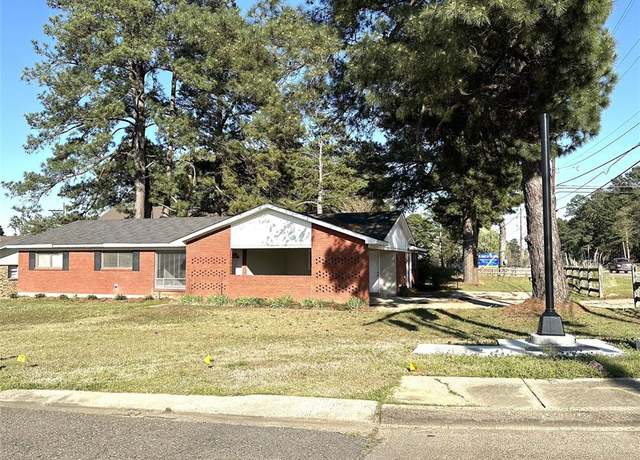 Property at 9137 Blom Blvd, Shreveport, LA 71118, 4 beds, 2.5 baths