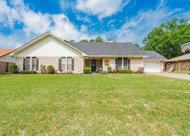 Property at 232 W Oaks Cir, Sulphur Springs, TX 75482, 3 beds, 2 baths