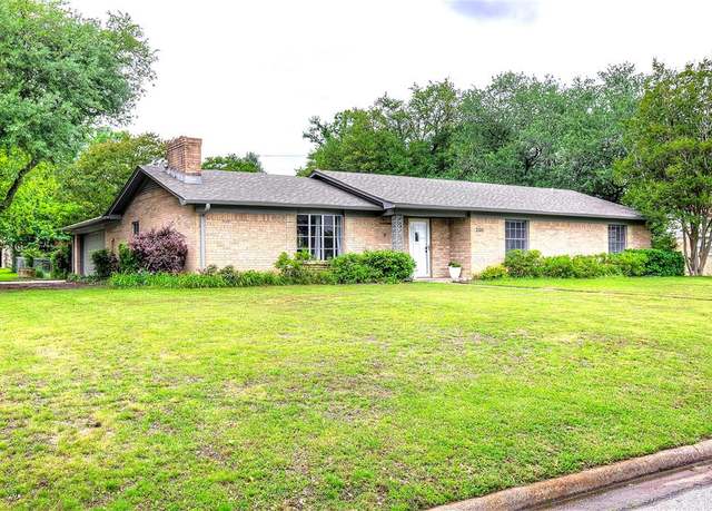 Property at 200 Jill Ln, Sulphur Springs, TX 75482, 4 beds, 2 baths