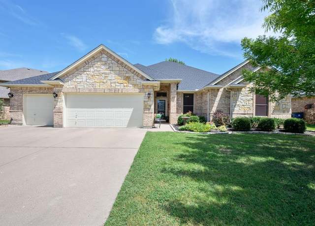 Property at 1701 Colorado Dr, Burleson, TX 76028, 4 beds, 2 baths