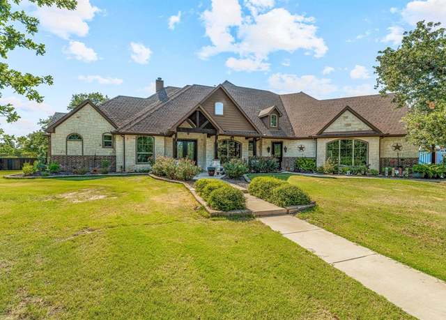 Property at 202 Mccarthy Dr, Weatherford, TX 76088, 3 beds, 2.5 baths