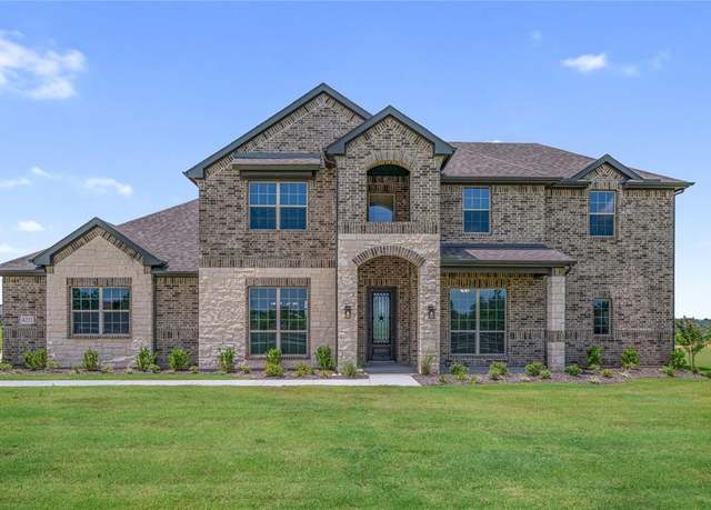 Property at 4221 Old Springtown Rd, Weatherford, TX 76085, 4 beds, 4 baths