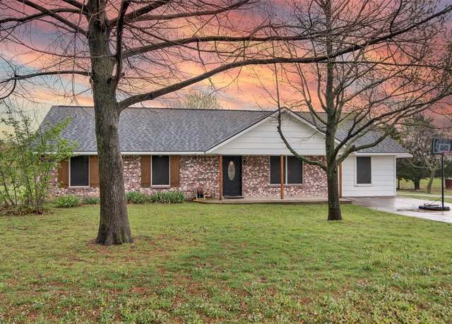 Property at 506 N Tucker St, Leonard, TX 75452, 4 beds, 2 baths