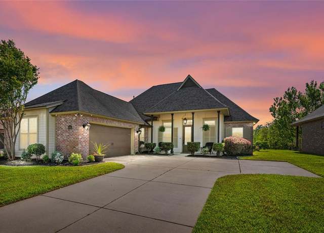 Property at 2812 Caribbean Cv, Shreveport, LA 71105, 3 beds, 2 baths