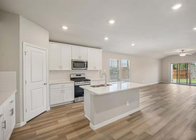 Property at 809 Easthill Dr, Princeton, TX 75071, 3 beds, 2 baths