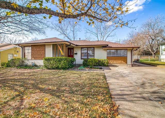 Property at 214 S Clark St, Rockwall, TX 75087, 3 beds, 2 baths