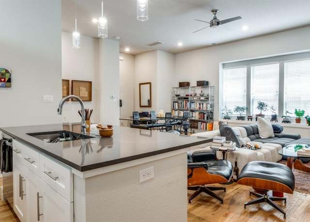 Property at 5608 Lindell Ave #3, Dallas, TX 75206, 2 beds, 2.5 baths