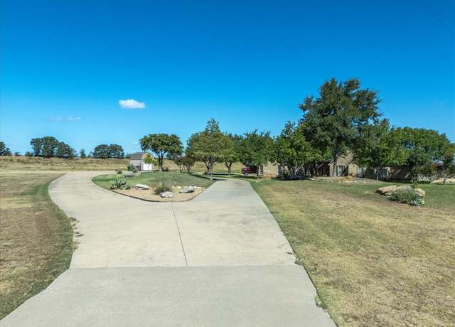 Property at 5376 US Highway 380, Bridgeport, TX 76426, 4 beds, 2.5 baths