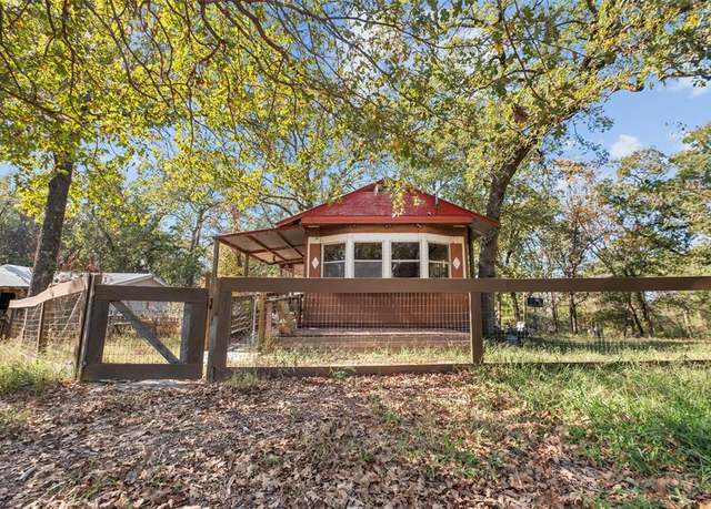 Property at 23656 Holly Rd, Mineola, TX 75773, 2 beds, 2 baths