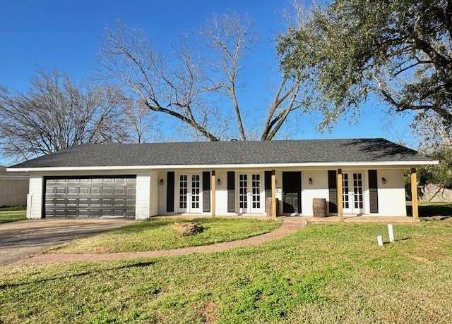 Property at 1625 Success St, Bossier City, LA 71112, 3 beds, 2 baths