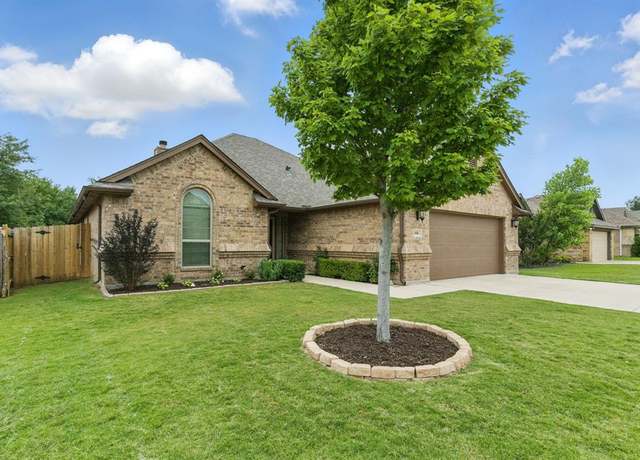 Property at 616 Zachary Dr, Weatherford, TX 76087, 3 beds, 2 baths