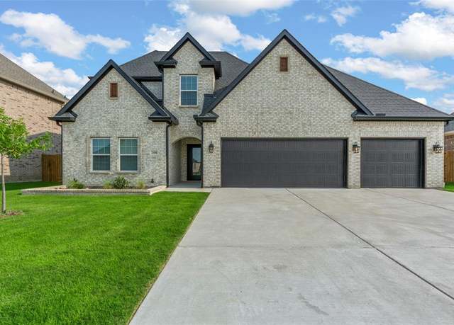 Property at 200 Brent Ln, Greenville, TX 75402, 4 beds, 3 baths