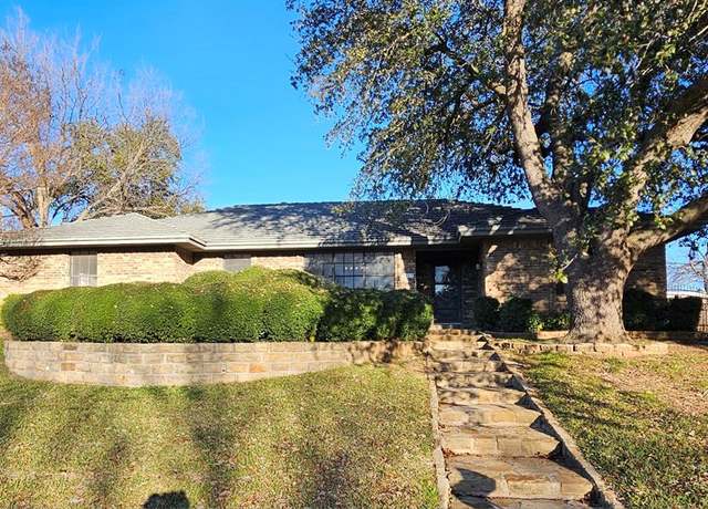 Property at 1817 Rhinevalley Dr, Arlington, TX 76012, 4 beds, 3 baths