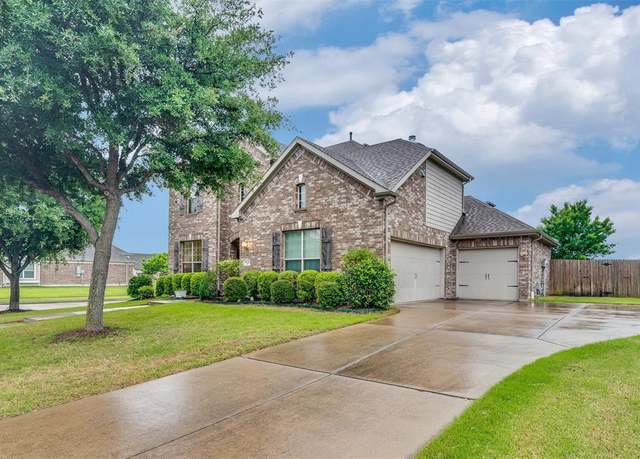 Property at 5132 Willow Bend Ln, Sachse, TX 75048, 4 beds, 4 baths