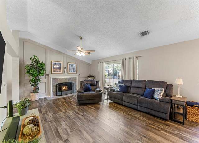 Property at 3920 Valdez Ct, Plano, TX 75074, 4 beds, 2 baths