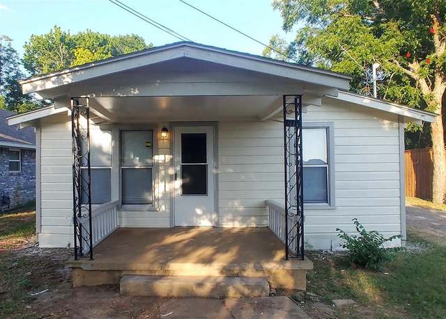 Property at 411 S Bradshaw St, Denton, TX 76205, 3 beds, 1 bath