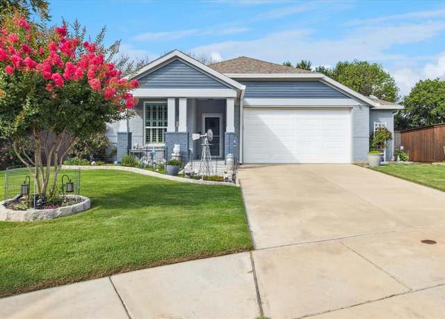 Property at 901 Freesia Dr, Little Elm, TX 75068, 3 beds, 2 baths
