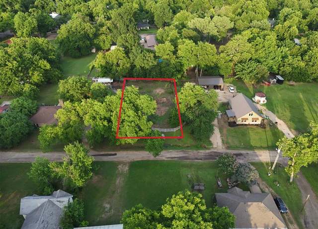 Property at 214 Denton St, Roxton, TX 75477