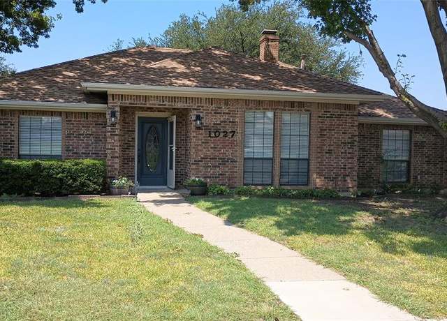 Property at 1027 Ridgeview Cir, Carrollton, TX 75007, 3 beds, 2 baths