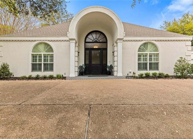 Property at 3013 Deerwood Dr, Waco, TX 76710, 4 beds, 4.5 baths
