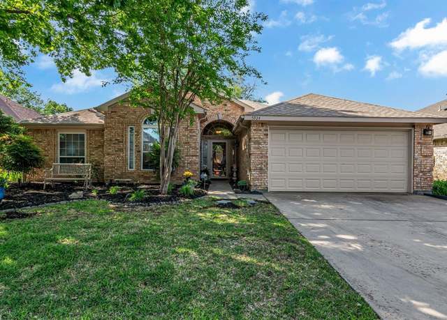 Property at 5924 Hillview Dr, Watauga, TX 76148, 4 beds, 2 baths