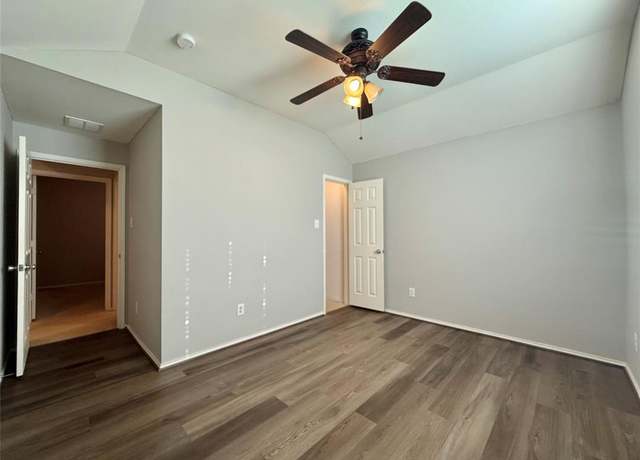 Property at 1131 Grimes Dr, Forney, TX 75126, 4 beds, 2 baths