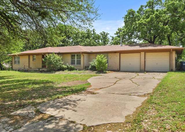 Property at 1214 Emerson Ln, Denton, TX 76209, 3 beds, 3 baths