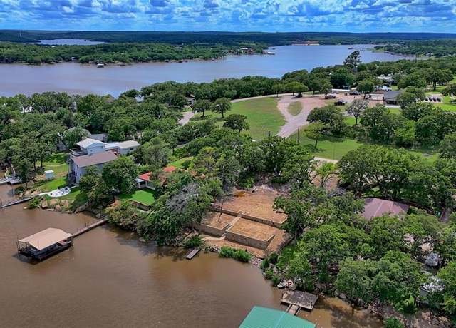 Property at 541 Country Club Rd, Bowie, TX 76230
