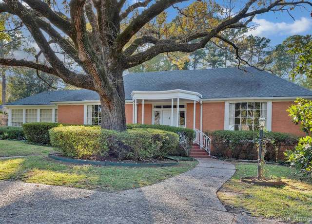 Property at 6700 E Ridge Dr, Shreveport, LA 71106, 3 beds, 3.5 baths