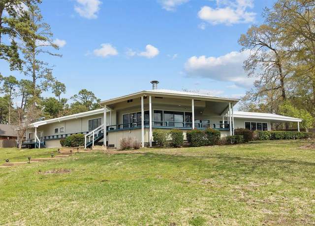 Property at 2105 Cardinal Cir, Jacksonville, TX 75766, 5 beds, 4.5 baths