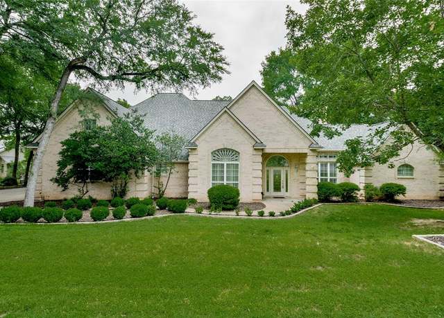 Property at 7712 Ravenswood Rd, Granbury, TX 76049, 4 beds, 3.5 baths