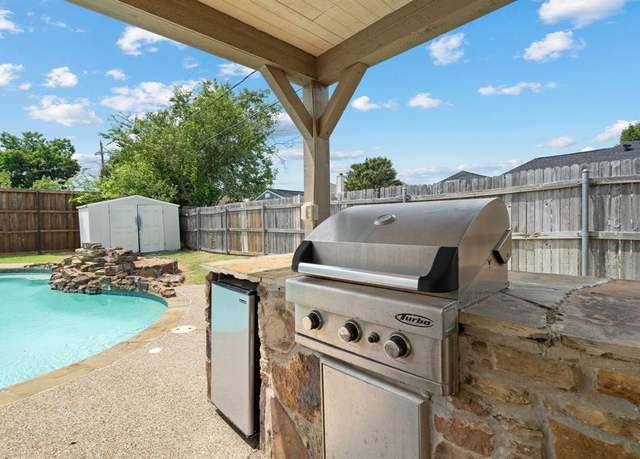 Property at 8829 Jason Ct, North Richland Hills, TX 76182, 3 beds, 2 baths