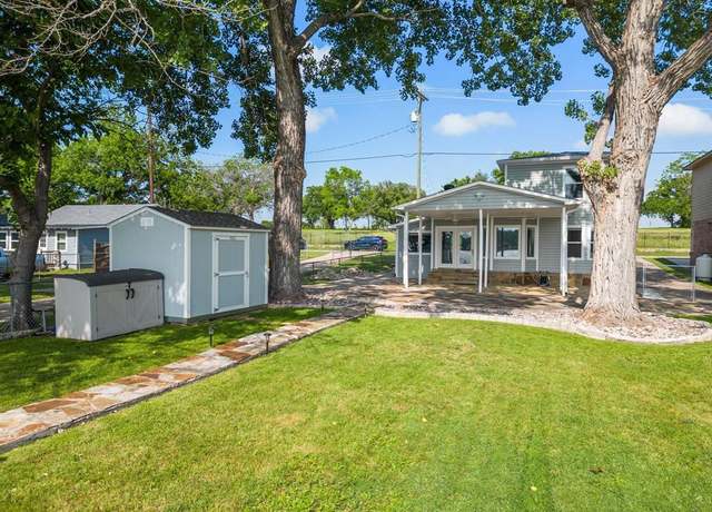 Property at 1941 E Lake Dr, Weatherford, TX 76087, 2 beds, 2 baths