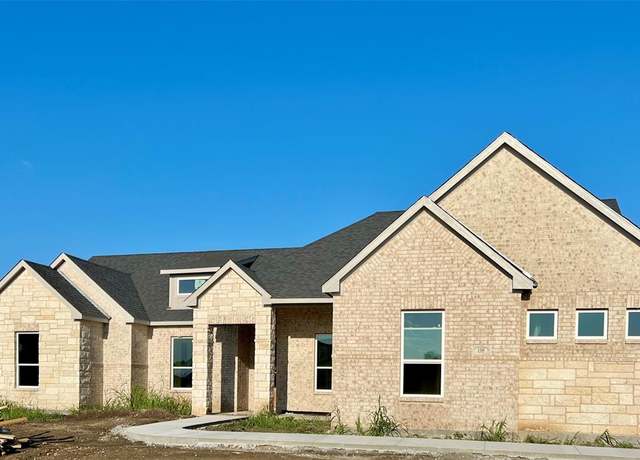 Property at 1305 Green Ridge Dr, Weatherford, TX 76085, 4 beds, 2.5 baths