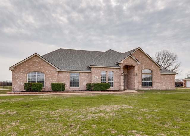 Property at 8934 Colonial Dr, Crandall, TX 75114, 3 beds, 2 baths