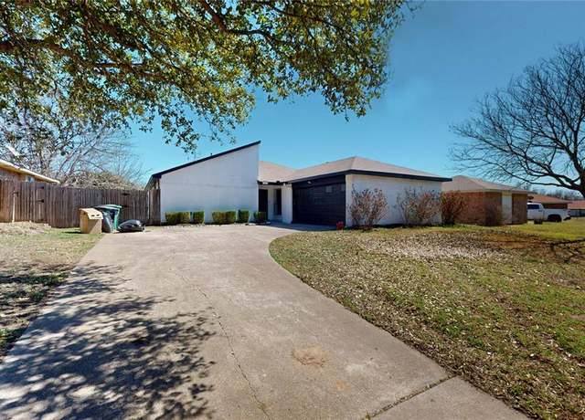 Property at 105 Flaxseed Ln, Fort Worth, TX 76108, 3 beds, 2 baths