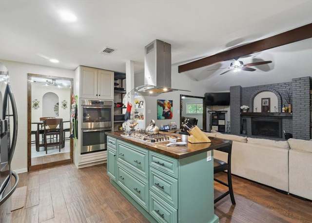 Property at 712 Lake Louise Rd, Fort Worth, TX 76103, 3 beds, 2 baths