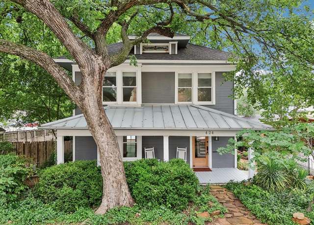 Property at 424 Texas St, Denton, TX 76201, 5 beds, 2 baths