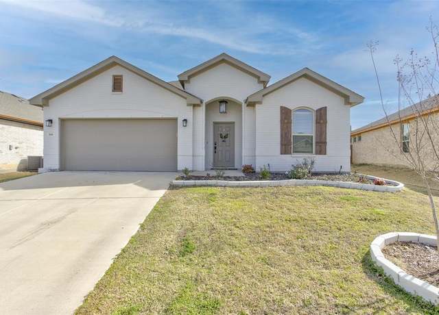 Property at 505 Adams Ct, Weatherford, TX 76085, 3 beds, 2 baths
