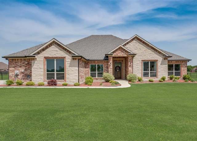 Property at 1044 Encino Ct, Wills Point, TX 75169, 4 beds, 3 baths