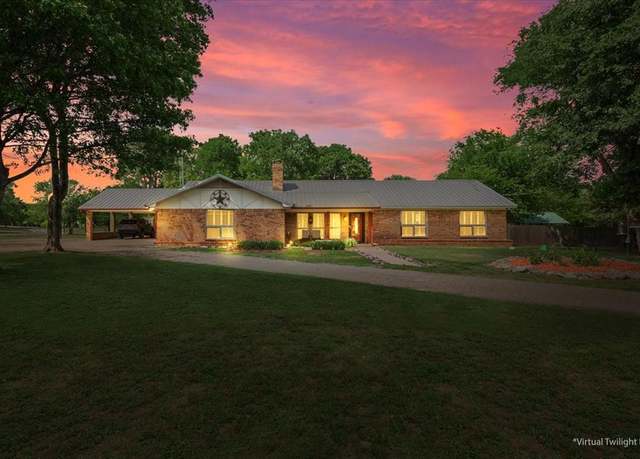 Property at 118 Deer Trl, TX 76630, 4 beds, 3 baths