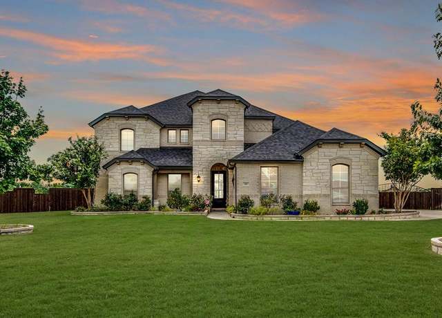 Property at 105 Sanders Dr, Waxahachie, TX 75165, 4 beds, 3.5 baths