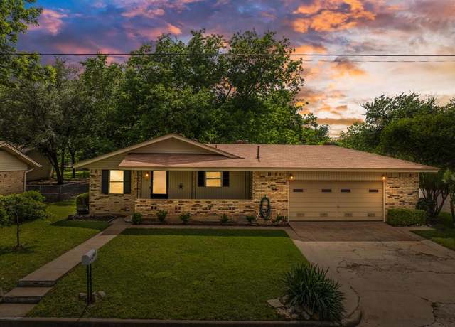 Property at 603 S Avenue M, Clifton, TX 76634, 3 beds, 2 baths