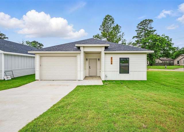 Property at 2738 W Washington St, Denison, TX 75020, 3 beds, 2 baths