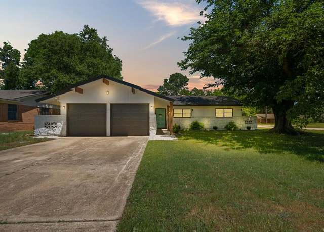 Property at 600 Meadowcrest Dr, Crowley, TX 76036, 3 beds, 2 baths