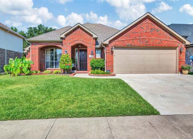 Property at 6617 Highland Crest Ln, Sachse, TX 75048, 4 beds, 2 baths