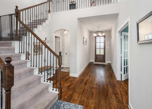 Property at 348 Magnolia Dr, Van Alstyne, TX 75495, 5 beds, 4 baths