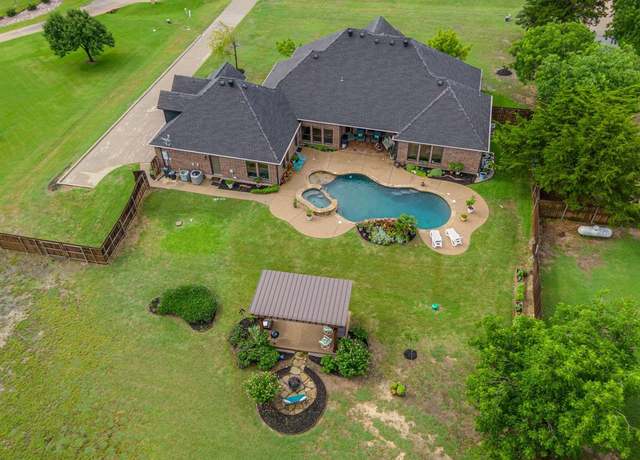 Property at 3231 Mccarver Ct, Midlothian, TX 76065, 4 beds, 3.5 baths
