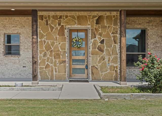 Property at 6028 Berry Ridge Ln, Joshua, TX 76058, 4 beds, 2 baths